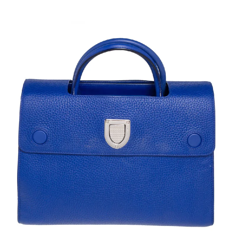 Christian Dior handbags with signature finishes -Dior Pebbled Leather Medium Diorever Tote