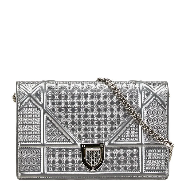 Christian Dior bags with elegant finishes -Dior Microcannage Diorama Leather Shoulder Bag