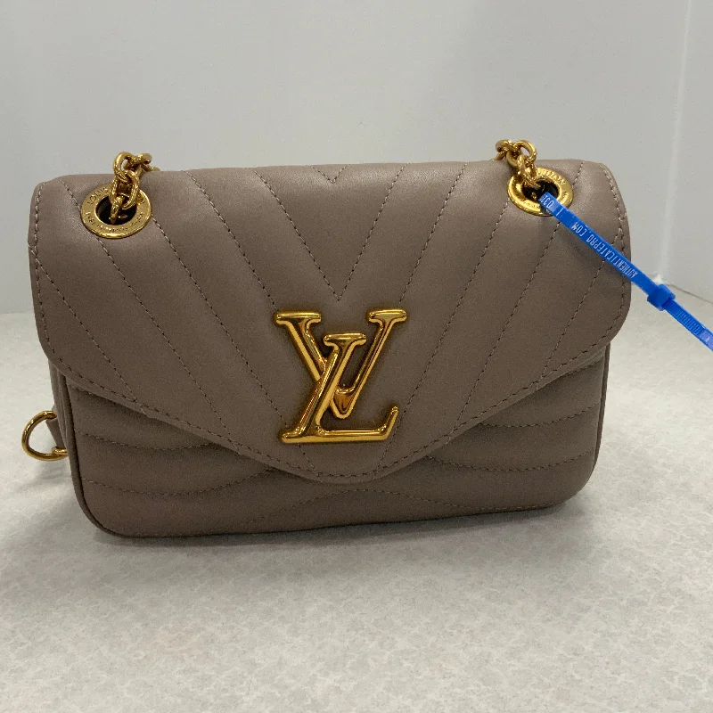 Louis Vuitton bags with sophisticated charm -Handbag Luxury Designer By Louis Vuitton, Size: Medium