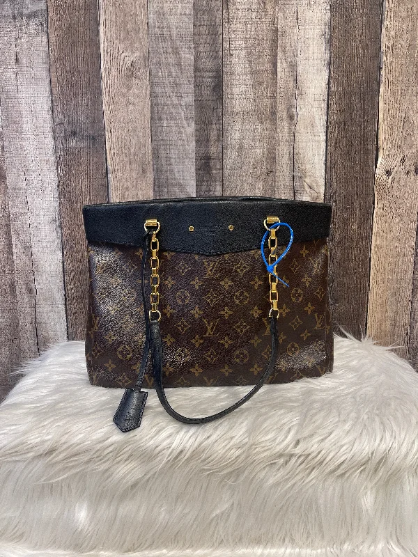 Louis Vuitton bags with decorative hardware -Handbag Luxury Designer By Louis Vuitton  Size: Medium