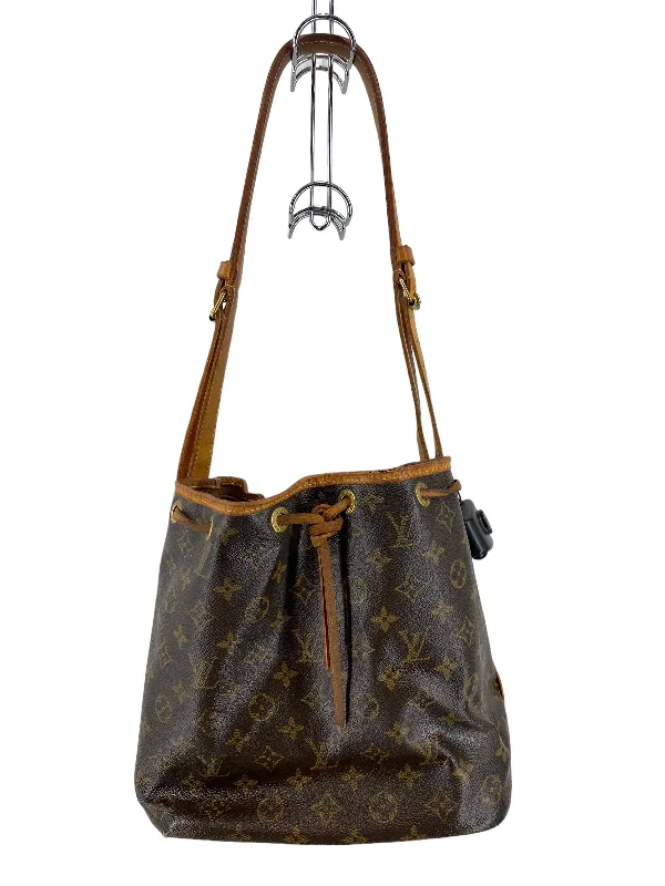 Louis Vuitton bags with embossed monogram -Handbag Luxury Designer Louis Vuitton, Size Large