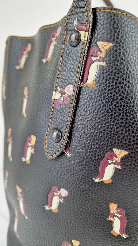 Coach handbags with structured designs -Coach Market Tote with Party Penguins in Black Leather - Shoulder Bag - Coach 25747